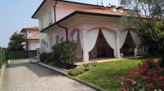 别墅 出售地点： SAN COLOMBANO AL LAMBRO (MI)